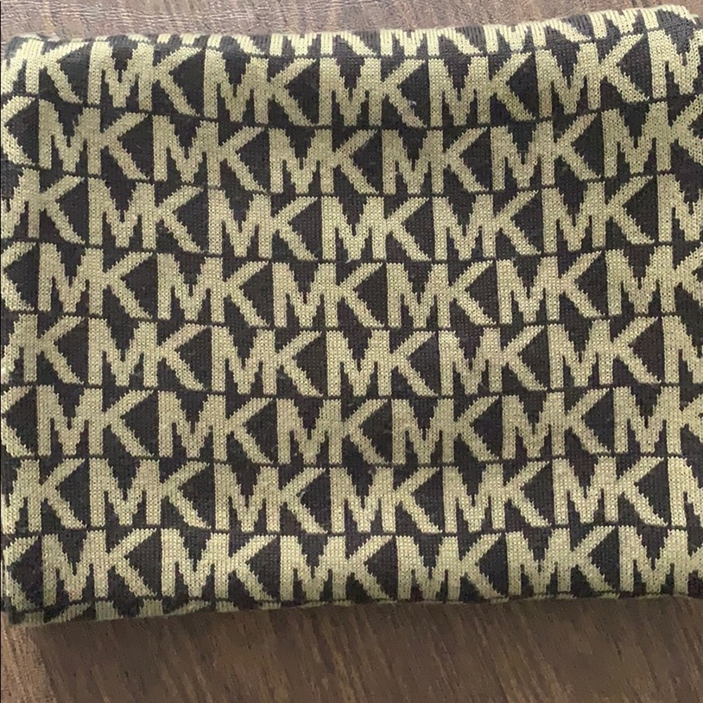 Michael Kors scarf